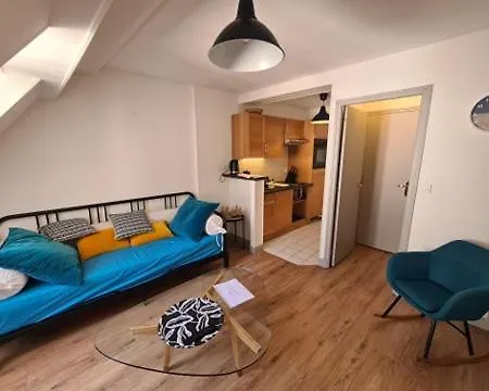 Appartement La Verriere - Idealement Place A 100 M De La *