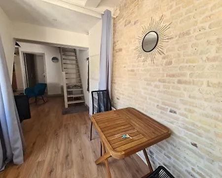 La Verriere - Idealement Place A 100 M De La Appartement *