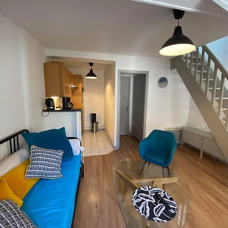 Appartement La Verriere - Idealement Place A 100 M De La *