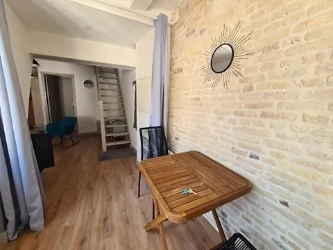 La Verriere - Idealement Place A 100 M De La Apartment *