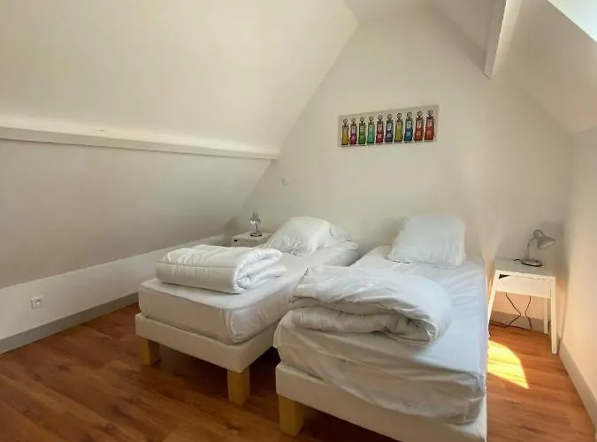 La Verriere - Idealement Place A 100 M De La *