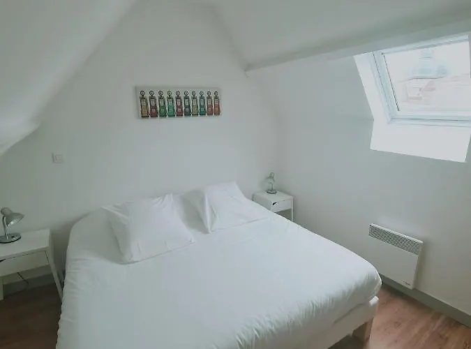 Apartment La Verriere - Idealement Place A 100 M De La *