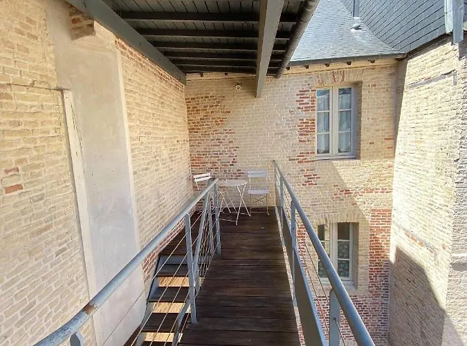 La Verriere - Idealement Place A 100 M De La *