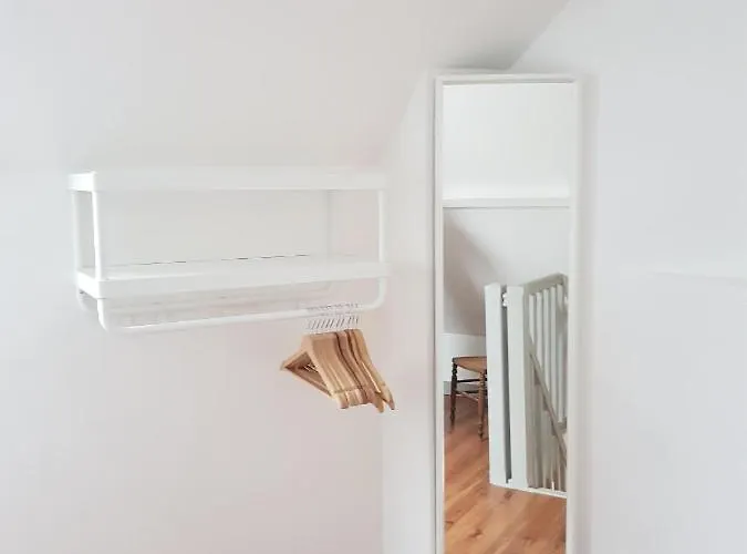 La Verriere - Idealement Place A 100 M De La Apartment *