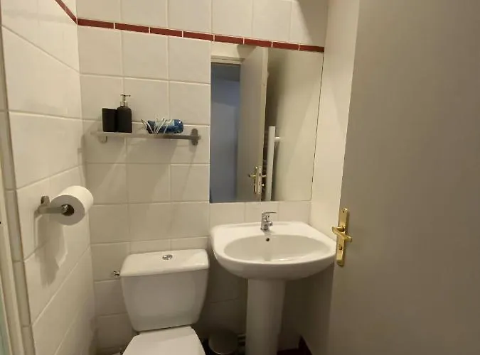 La Verriere - Idealement Place A 100 M De La Apartment