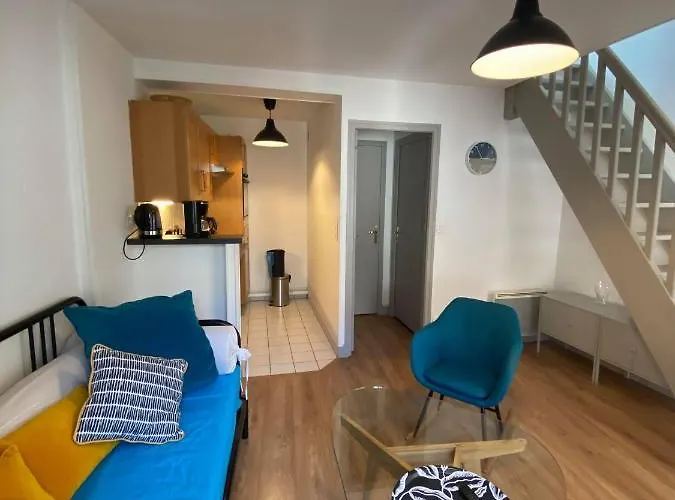 Apartment La Verriere - Idealement Place A 100 M De La *