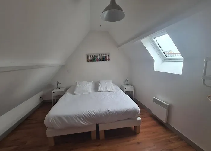 Apartment La Verriere - Idealement Place A 100 M De La