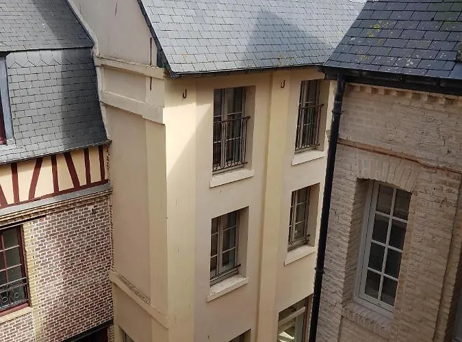 Apartment La Verriere - Idealement Place A 100 M De La *